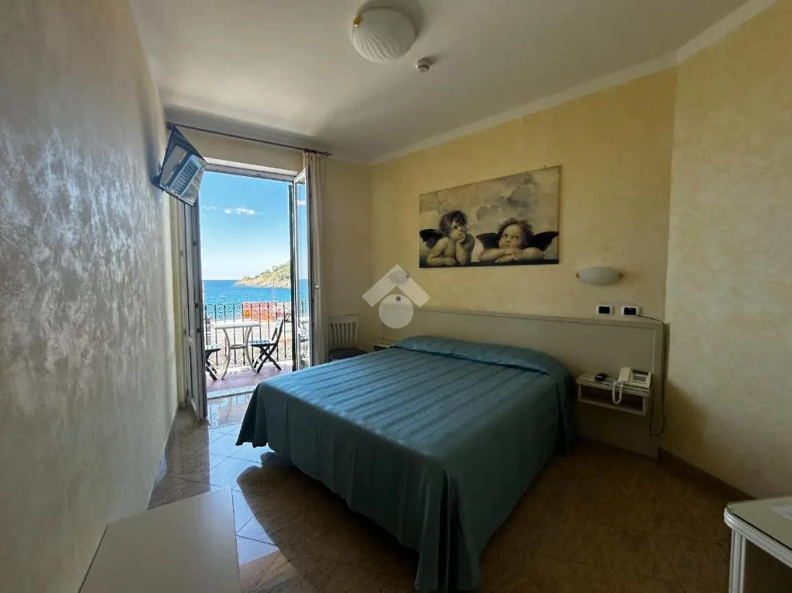 Hotel Feluca Bonassola 3*,  Italy